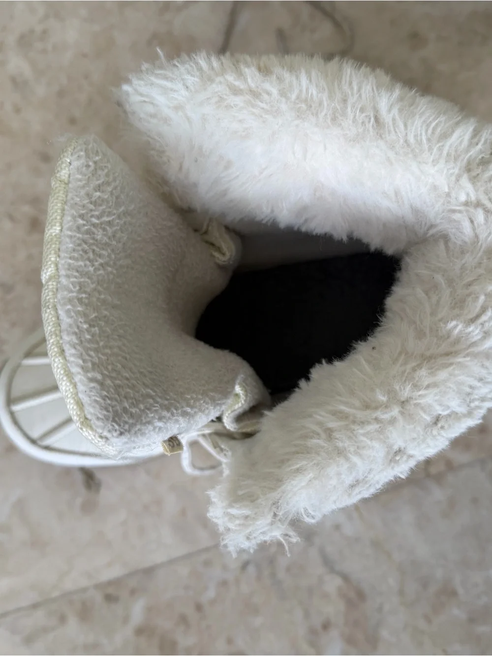 Unisex Faux Fur Winter Lace-Up Boots in Cream